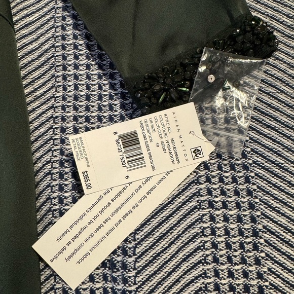 Aidan Mattox- Hunter Green VNeckline Quarter Sleeve Beaded Midi Dress - Picture 5 of 7